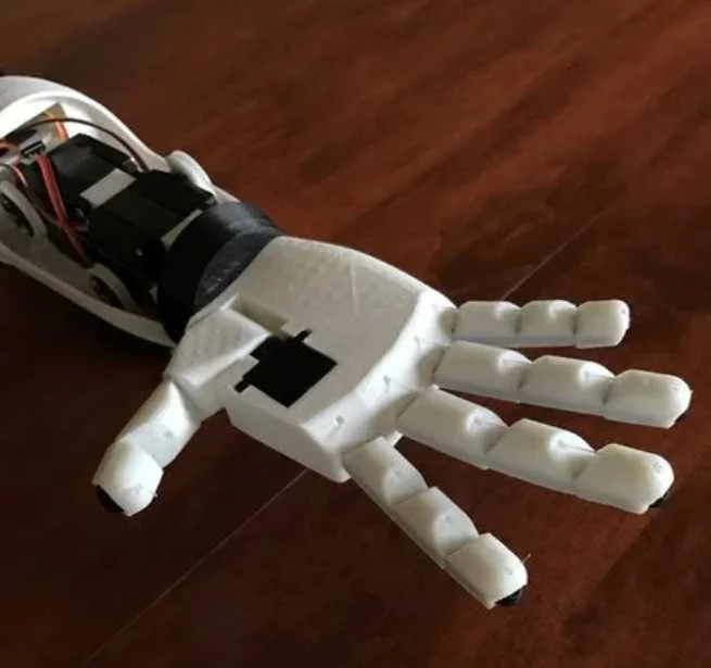 Humanoid Robotic Hand Realistic Motion without servo motors and ...